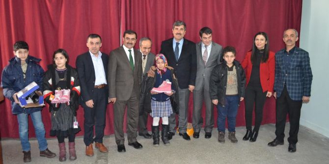 Başkan Asya Başarılı Öğrencileri Ödüllendirdi