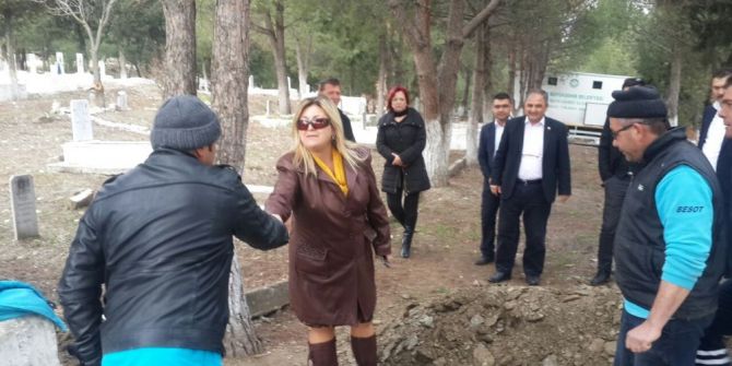 Gölmarmara Mezarlıklarında Çalışmalar Hızlandı