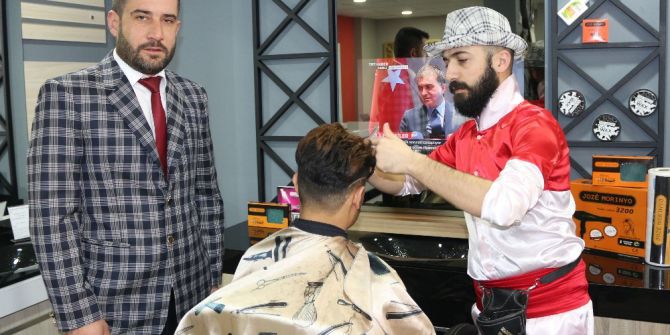 Kuaför Aynasında Televizyon Hizmeti