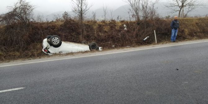 Önce Otomobile Çarptı, Sonra Kanala Uçtu