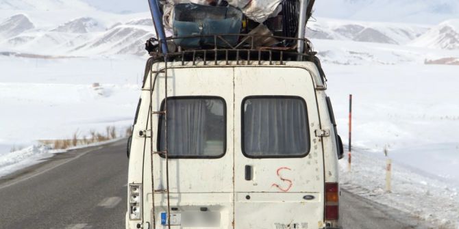 Minibüs Bagajındaki Hurdalar Kazaya Davetiye Çıkarıyor