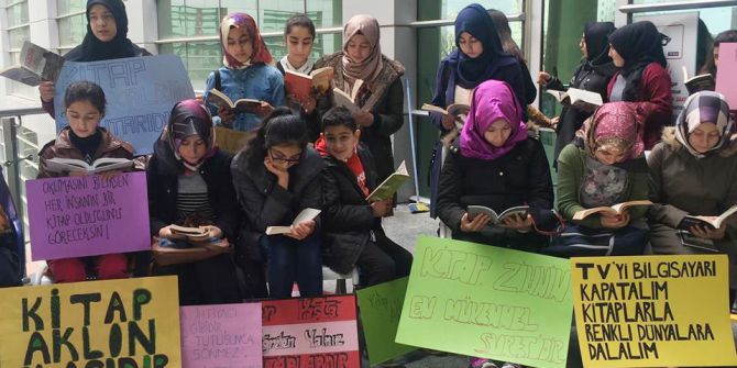 Öğrenciler Hastanede Kitap Okudu