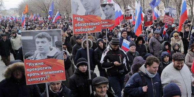 Binlerce Kişi, Sokak Ortasında Öldürülen Rus Politikacıyı Anıyor