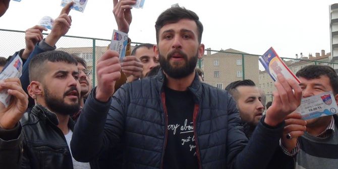 Stada Alınmayan Biletli Taraftarlar İsyan Etti