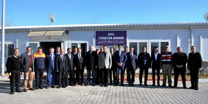 Vali Toprak Suriyelilerin Sorunlarını Dinledi