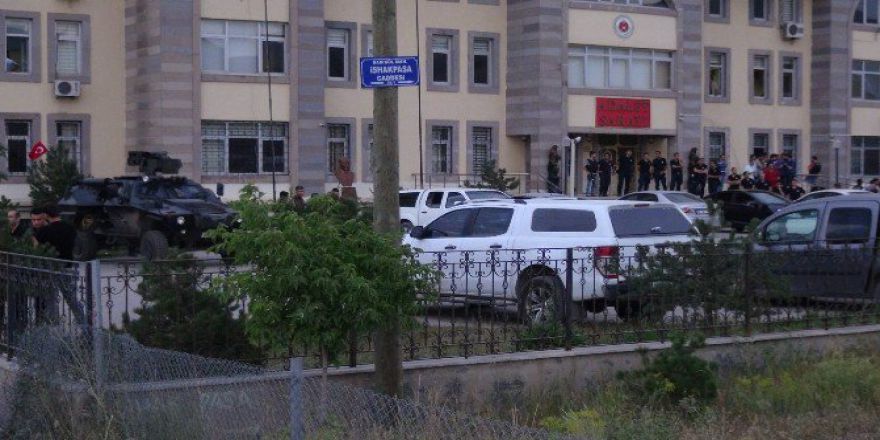 Doğubayazıt’ta 5 Polis Daha Tutuklandı