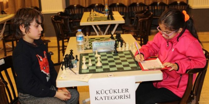 Ayvalık’ta Satranç Turnuvası Sona Erdi