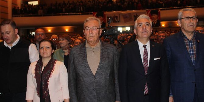 Deniz Baykal Denizli’de Partilileriyle Bir Araya Geldi