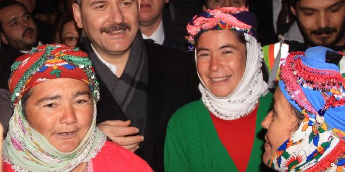 İçişleri Bakanı Soylu, Ayvacık’ta Depremzedelerle Bir Araya Geldi