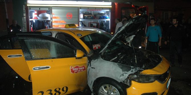 Adana’da Park Halindeki 3 Araç Kundaklandı