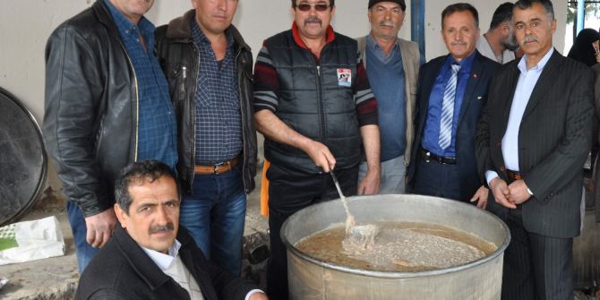 Nazilli’de Mahalle Sakinleri Keşkek Hayrında Buluştu