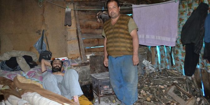 İki Kardeşin Harabe Evde Yaşam Mücadelesi