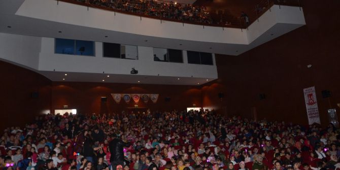 Çocuklar Kültür Ve Kongre Merkezini Tıklım Tıklım Doldurdu