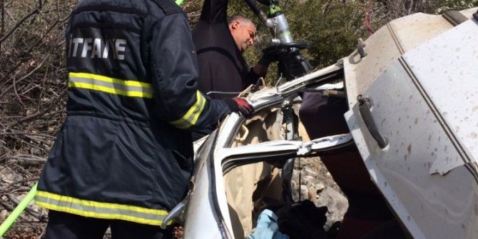 Otomobil 150 Metrelik Uçuruma Yuvarlandı: 1 Ölü