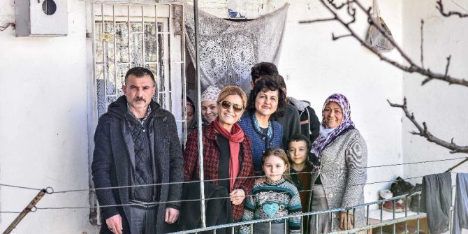 Nevin Gökçek’ten İhtiyaç Sahibi Aileye Ziyaret