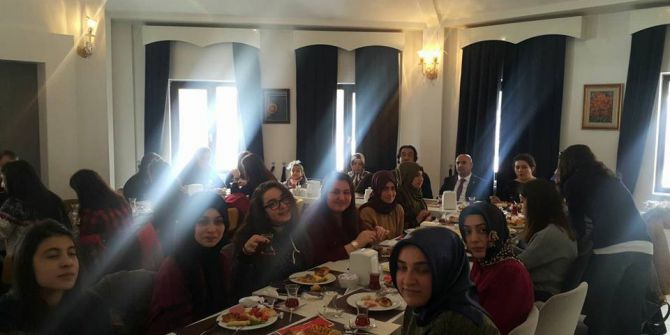 Başkan Altun Ygs Sınavı Öncesinde Öğrencilerle Buluştu