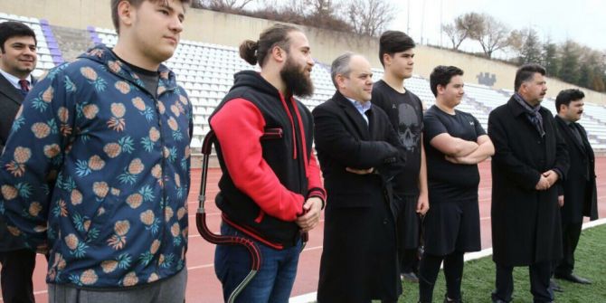 Bakan Kılıç’tan Sporcularla Jest