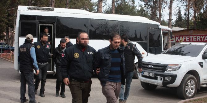 Valiliğe Bombalı Saldırıya Yardım Ettiği İddia Edilen 9 Kişi Adliyeye Sevk Edildi