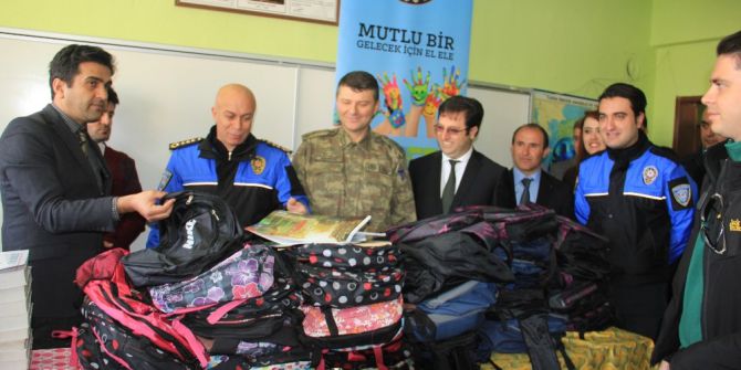 Hakkari Emniyet Müdürlüğünden Eğitime Destek