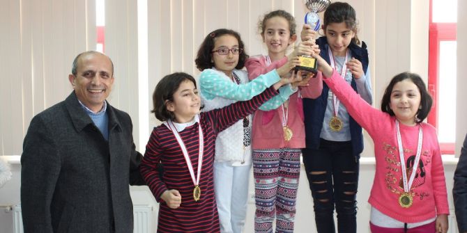 Karaman’da Okullararası Satranç İl Birinciliği Müsabakaları Sona Erdi