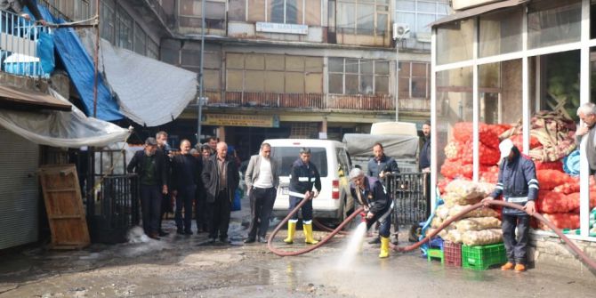 Bitlis’te Cadde Ve Sokaklar Yıkandı