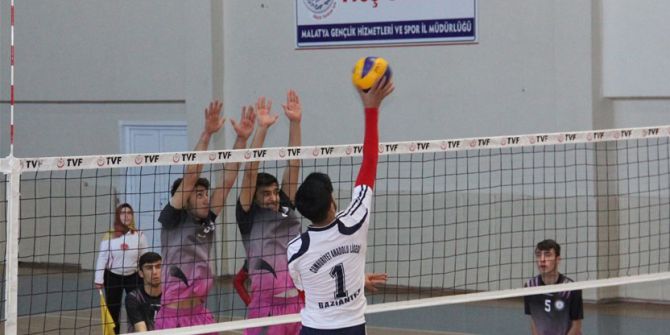 Gençler, A Voleybol Müsabakalarında Dereceye Giren Takımlar Belli Oldu