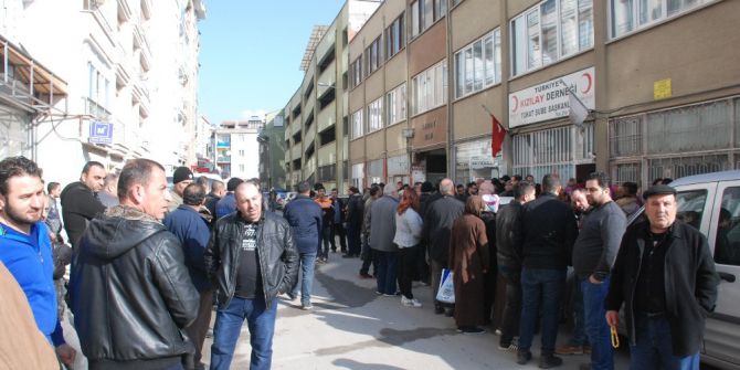 Sığınmacıların Yardım Kuyruğu