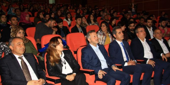 Dü’de ‘Önce Kendini Yönet’ Konferansı