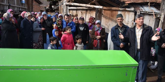 Derede Boğulan Baba Ve Oğlu Son Yolculuklarına Uğurlandı