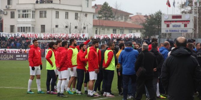 Yeşil Sahalara Yakışmayan Görüntüler