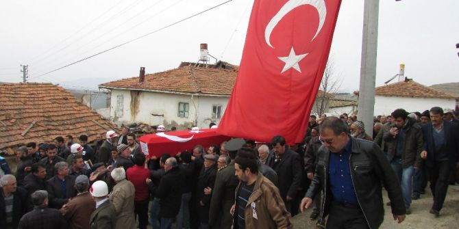 Bıçaklı Saldırıda Hayatını Kaybeden Astsubay Toprağa Verildi
