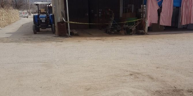 Çaldıkları Aracın Benzini Bitince Aracı Bırakıp Kaçtılar