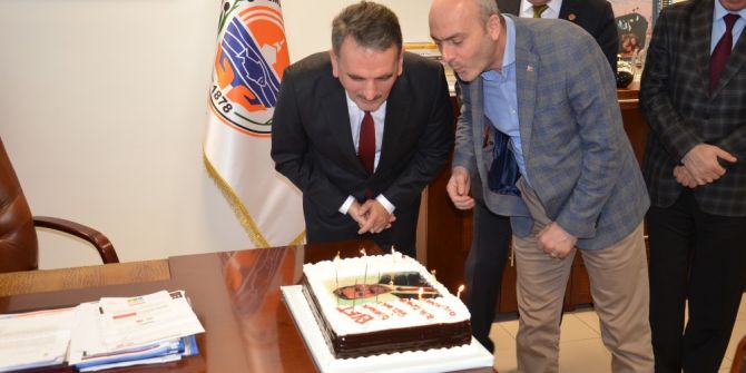 Yılmaz’a Sürpriz Doğum Günü Kutlaması