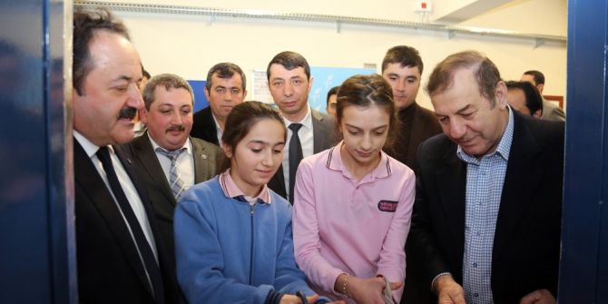 Fahir İlkel Ortaokulu’nda Bilişim Sınıfı Açıldı