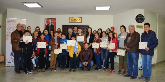 “Minik Parmaklar” Dinar ’Da Geleceği Programlıyor