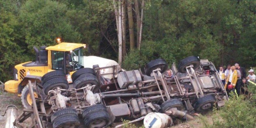 Beton Mikseri Uçuruma Yuvarlandı
