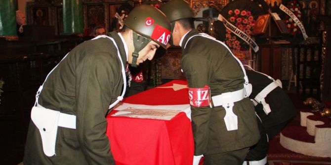 Rum Asıllı Kore Gazisine Kilisede Askeri Tören