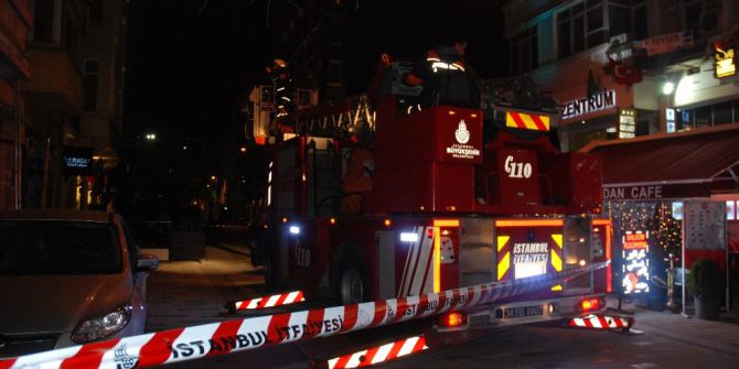 Beyoğlu’nda Otel Çalışanı Çıktığı Çatıdan Apartman Boşluğuna Düşerek Hayatını Kaybetti