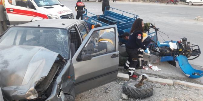 Mut’ta Tarım Aracı Otomobile Çarptı: 2 Yaralı