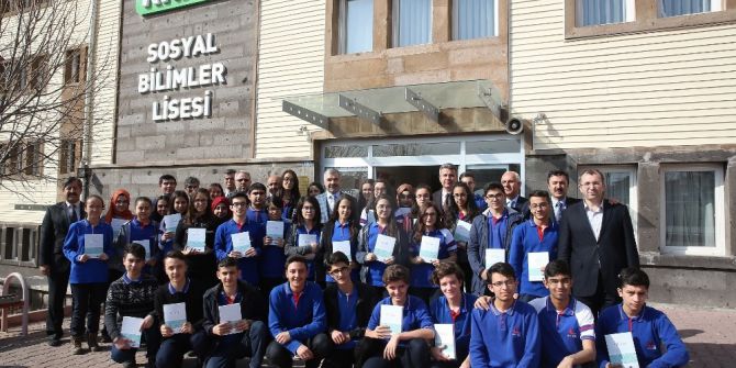 Büyükşehir Belediyesi 63 Bin Kitap Dağıttı