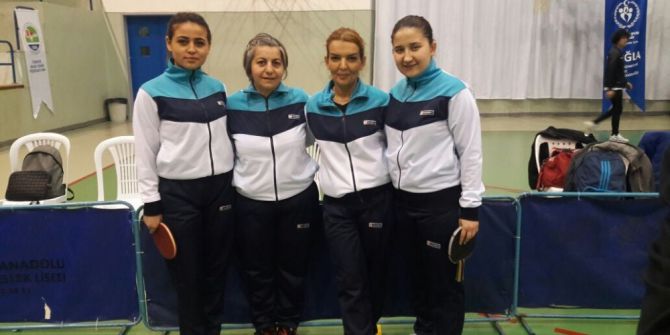 Masa Tenisinde Lider Salihli Belediyespor