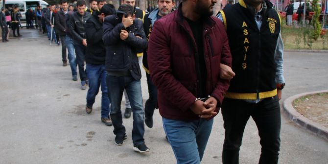 Tele Dolandırıcılık Sanığı 19 Sahte Polis Ve Savcı Tutuklandı