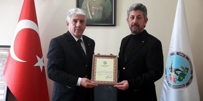 Beşiktaş Saldırısında Ölen Gencin Ailesinden Mehmetçik Vakfı’na Bağış