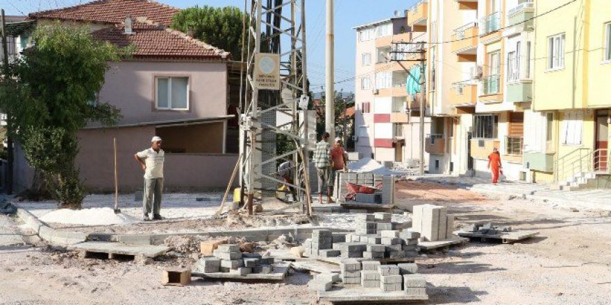 Soma’da Kilit Parke Taşı Döşeme Çalışmaları