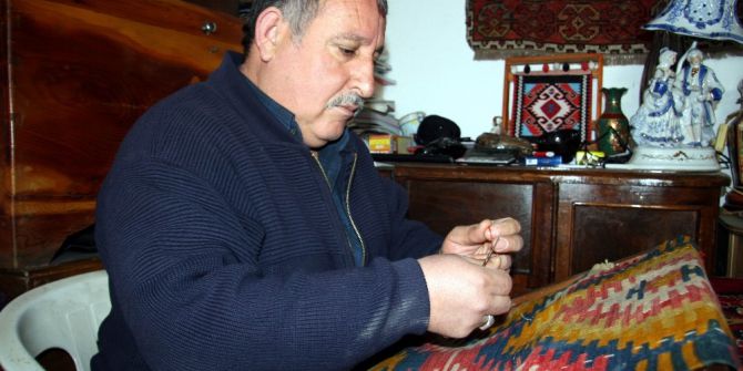 Asırlık Halılar Usta Ellerde Yeniden Hayat Buluyor
