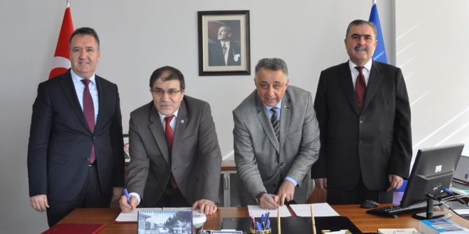 Uşak Üniversitesi İle Ödemiş Milli Eğitim Müdürlüğü Arasında Protokol İmzalandı