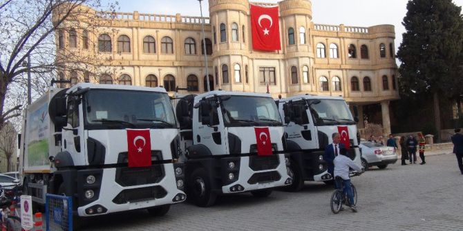 Nusaybin Belediyesine 3 Tane Temizlik Aracı Hibe Edildi