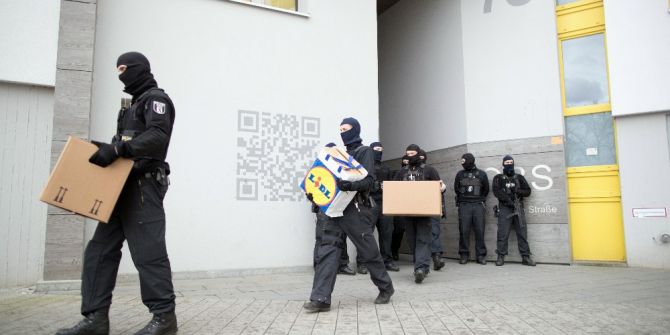 Berlin’de Deaş’a Baskın