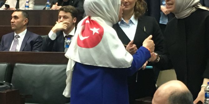 Milletvekilinden Türk Bayraklı Mesaj