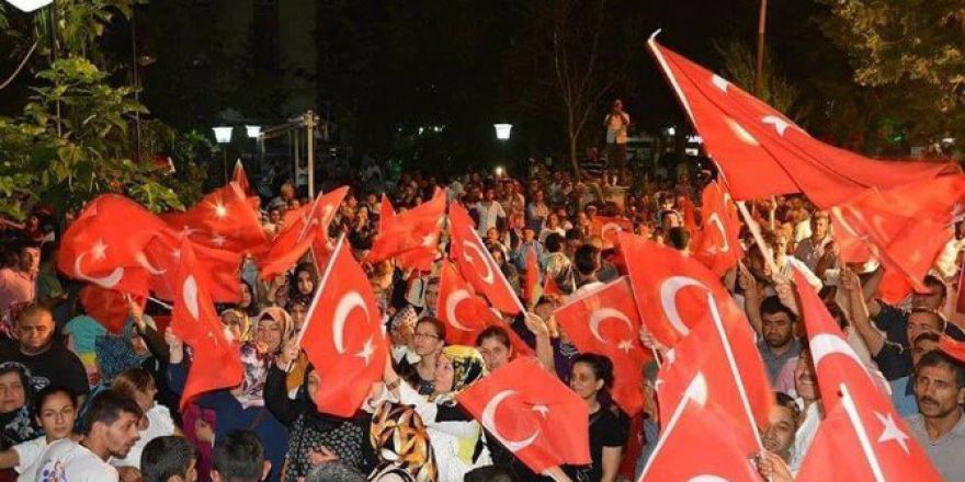 Darbe Girişimine Tepkiler Devam Ediyor